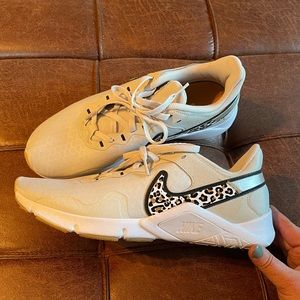 Nike Legend Essential 2 leopard